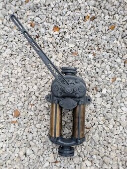 Mosazno litinová pumpa Kunz