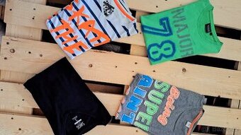 Veselá trička,vel.176/S
každé za 70 Kč, všechna za 250 Kč