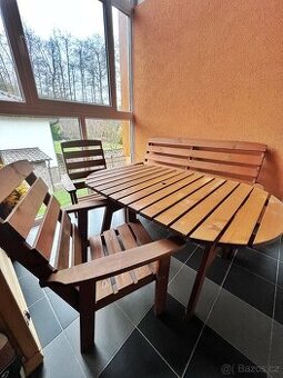 Zánovní zahradní sez z masivu