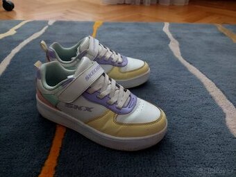 Skechers tenisky vel. 36