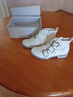 Dámské kotníkové boty 38