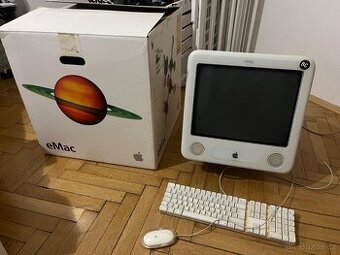 Stolní počítač Apple eMac 2001