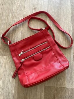 Červená kabelka přes rameno - jako nová