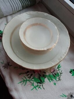 Jedna miska a šest malých misek