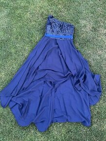 Nádherné společenské šaty