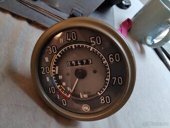 Praga V3S - tachometr