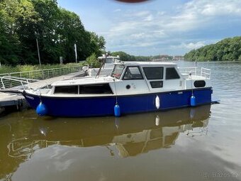 Prodám kajutovou loď