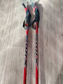 Běžecké hole SWIX