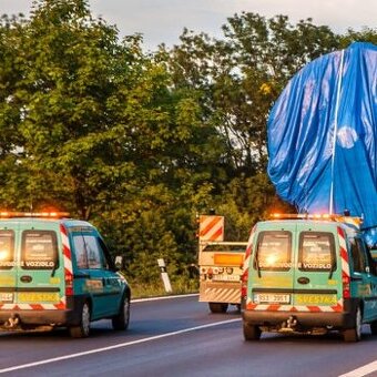 Řidič/ka doprovodného vozidla nadrozměrných nákladů