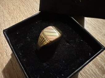 Zlatý prsten 3,35g 585/1000