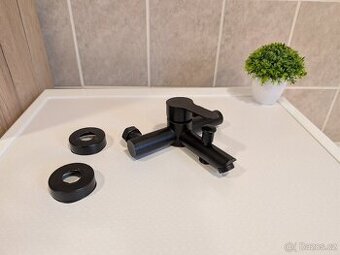 Vodovodní baterie vanová - černá