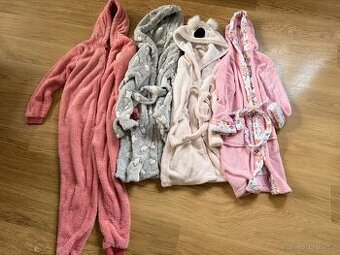 Prodam huňatý overal a župánky od 116 az 140 (80,-Kc/ks)