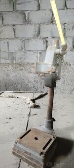 Stojan na ruční vrtacku