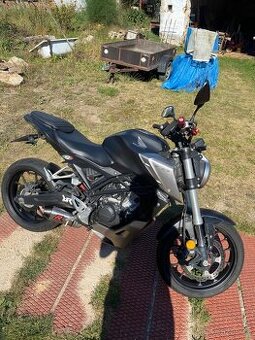 CB 125 R