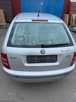 Skoda fabia zadni dveře