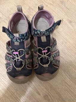Keen sandále 34