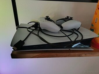 PlayStation 5 Slim Digital Edition/2 ovladače