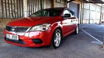 kia ceed 1.4 benzin ( velice pekny stav )