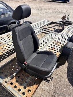 VW Caddy IV 2015-20 sedačka řidiče