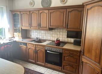 Tmavá rustikální linka z masivu se spotřebiči,5312