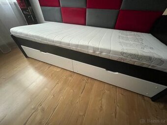Kvalitní postel ze smrkového masivu