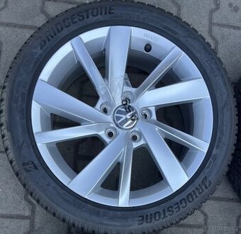 Volkswagen Golf 8 alu 6,5x17 5x112 ET46 pneu 205/50/17 93V