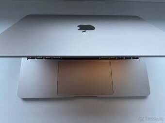Prodám MacBook Air M3 13.6” 8/256 2024 - 1