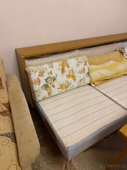 Retro dřevěná sedačka 60. léta (pevná, zachovalá konstrukce