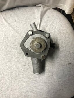 KOMPLETNĚ REPASOVANÉ VODNÍ ČERPADLO