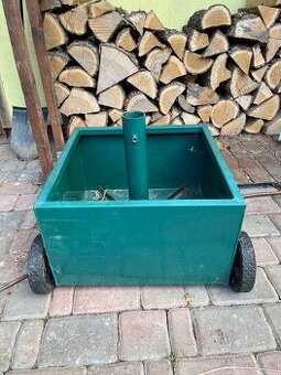 Stojan na slunečník a květináč s kolečky v jednom zelený