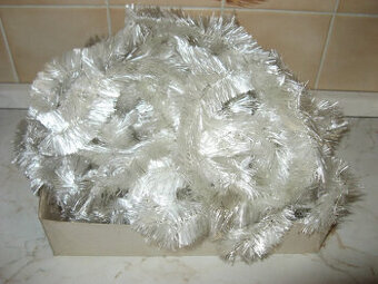 STARÉ VÁNOČNÍ LAMETOVÉ ŘETĚZY – 12kusů x 1,20m