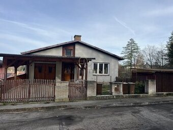 Prodej, rodinný dům se zahradou 606 m2 - Jindřichův Hradec -