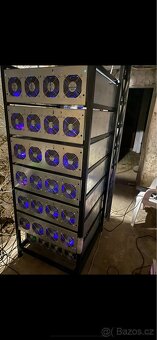 8x mining rig case na 8GPU + regál včetně rozvaděče kvalitní