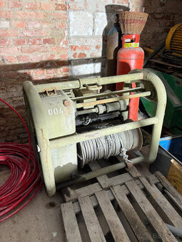 Gigantický elektrický lanový naviják