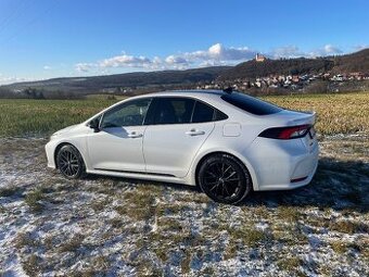 Toyota Corolla 1.8 hybrid GR SPORT stav nového vozu