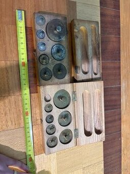 Dvě sady závažíček - 1