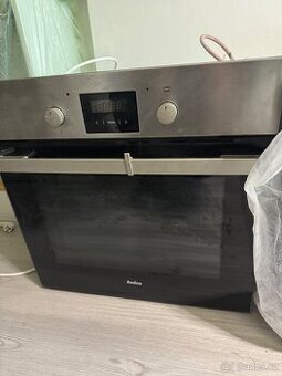 Vestavná trouba Amica