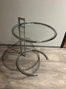 Designový odkládací stůl