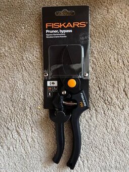 Zahradní nůžky Fiskars P90