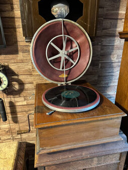 Velice vzácný gramofon Pathé saphir difussér rok 1920 díly?