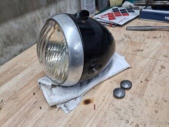 Světlo na moto veterána