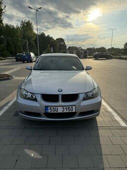 BMW 320i - E90