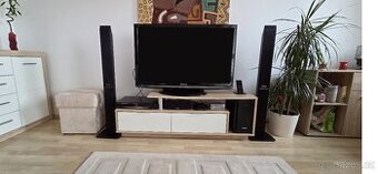 Moderní TV stolek dub/bílá – perfektní stav, vejde se do výt