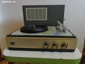 Retro gramofon s náhradní jehlou a deskami
