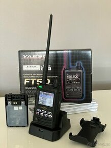 Yaesu FT-5D c4FM s doplňky