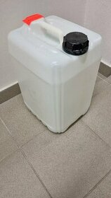 Kanystry 20 l - vice kusu