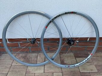 Kola silnicka dt swiss - 1