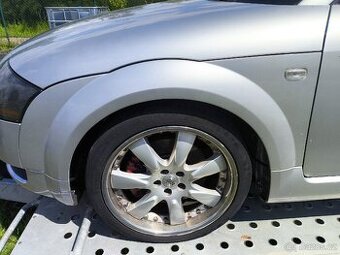 Predni blatniky Audi TT, 8n, stribrna