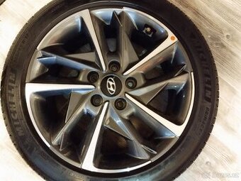 Originál ALU kola Hyundai i30 R17 + letní pneu