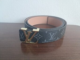 Louis Vuitton Belt Gold